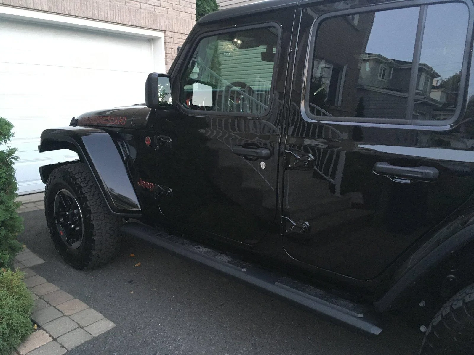 Jeep Wrangler JL rubicon side step 23BE6DC2-AA91-4E52-9D93-553AC946B062