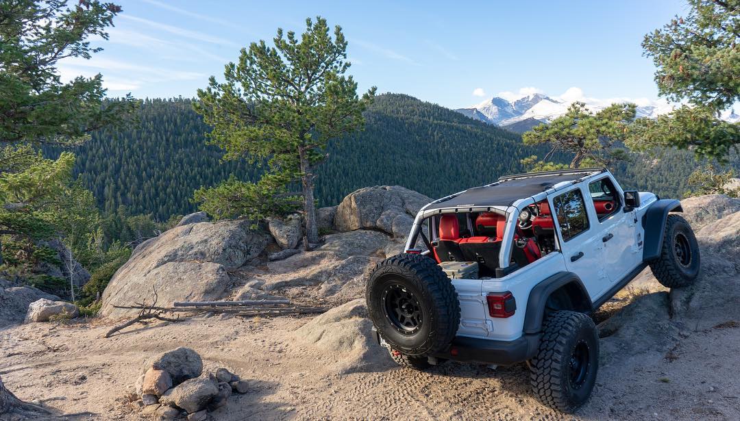 Jeep Wrangler JL Alien Sunshade Customer Showcase and Gallery rubiredjl_50646830_1121771047998050_5302698850921882880_n