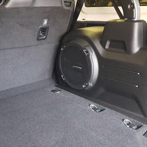 Jeep Wrangler JL Rubicon 2dr. with Alpine loses Cargo Tray! 4104096C-BCAB-4477-8074-9DF04ADA83BF