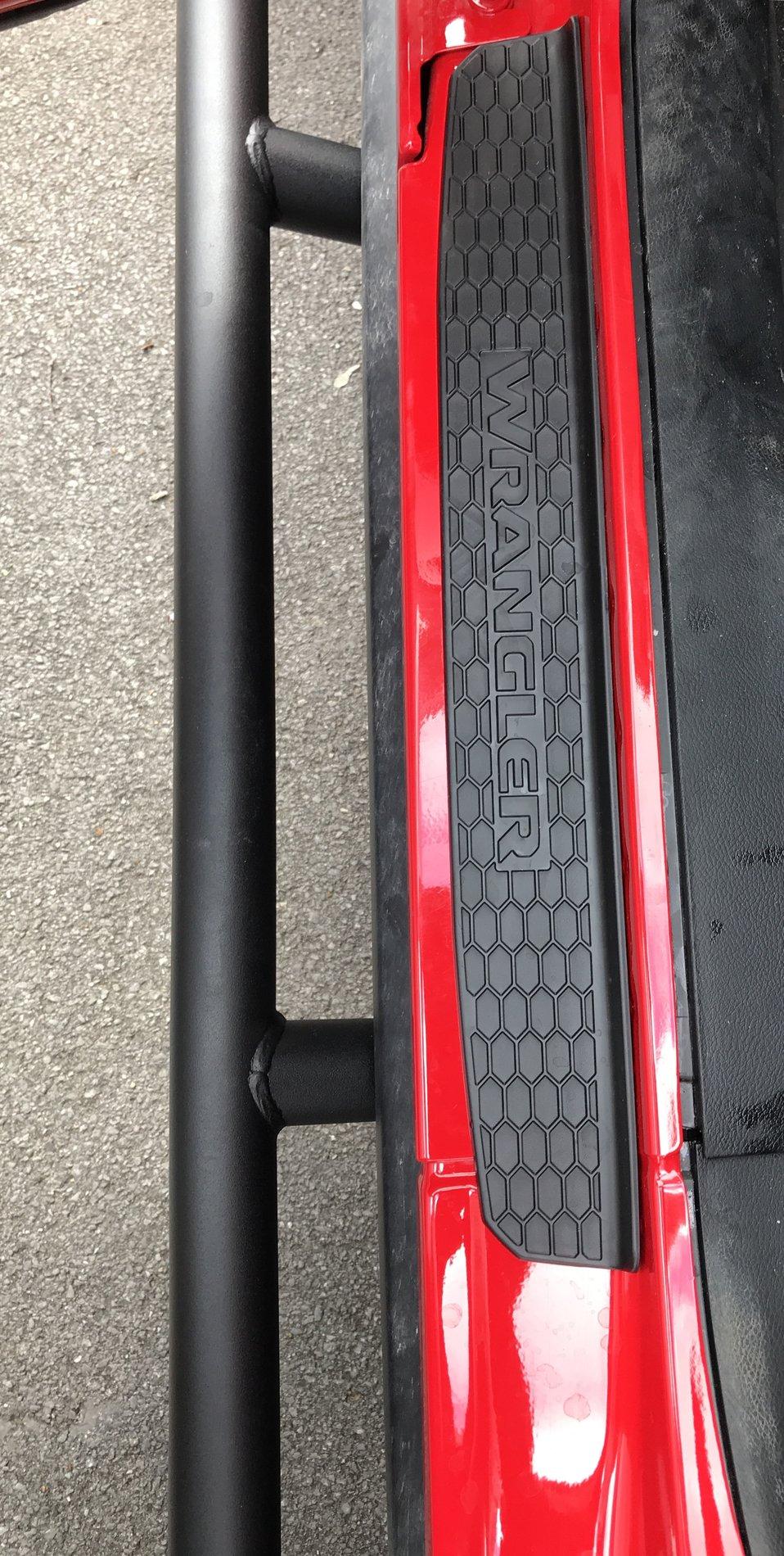 Jeep Wrangler JL Rock Sliders and Side Step IMG_9409.JPG