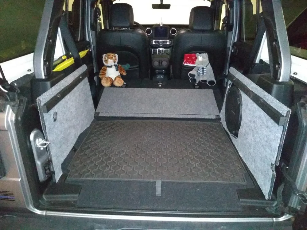 Jeep Wrangler JL Custom cargo "security" enclosure for under $100 enclosure - open