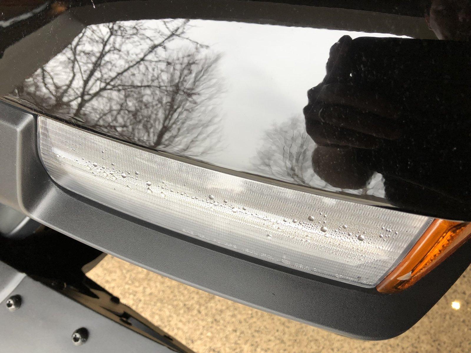 Jeep Wrangler JL LED indicators and condensation IMG_1826