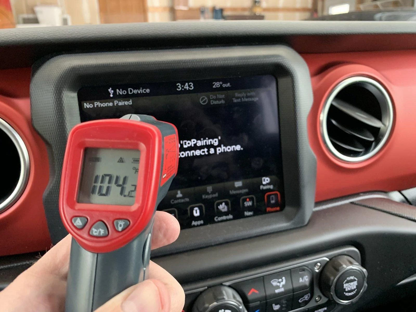 Jeep Wrangler JL How Hot Does Your Touchscreen Get? IMG_2742
