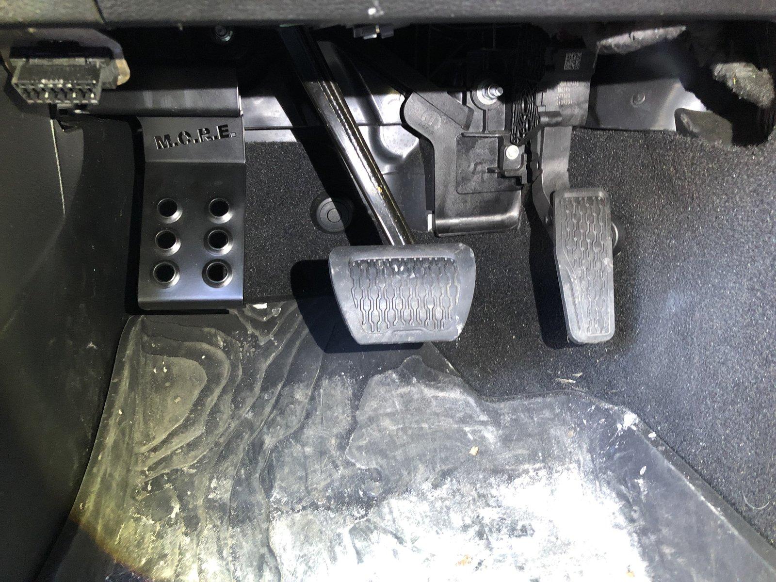 Jeep Wrangler JL M.O.R.E. Dead Pedal install tip 35633391-A215-4CD9-9320-B361B36C3DCE