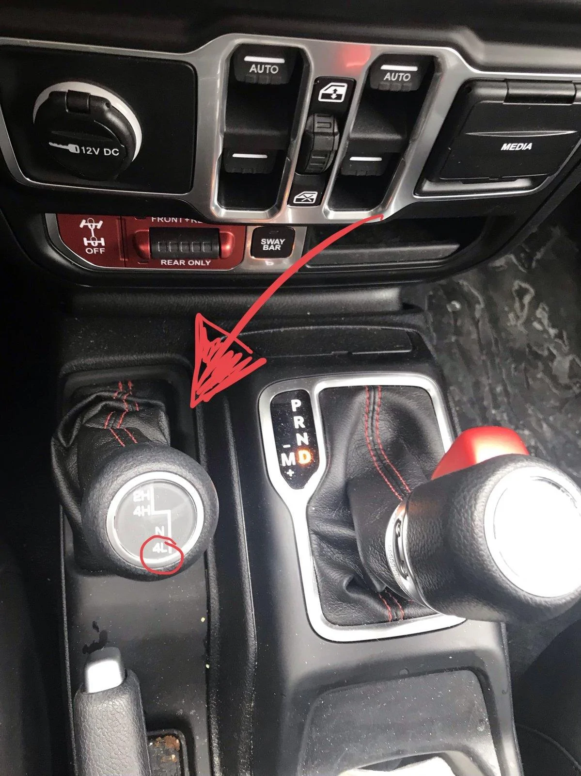 Jeep Wrangler JL Shift knob and dashboard 4WD mode indicator differ B0FC7B03-E374-480B-B8D5-A18CE31FF4BB