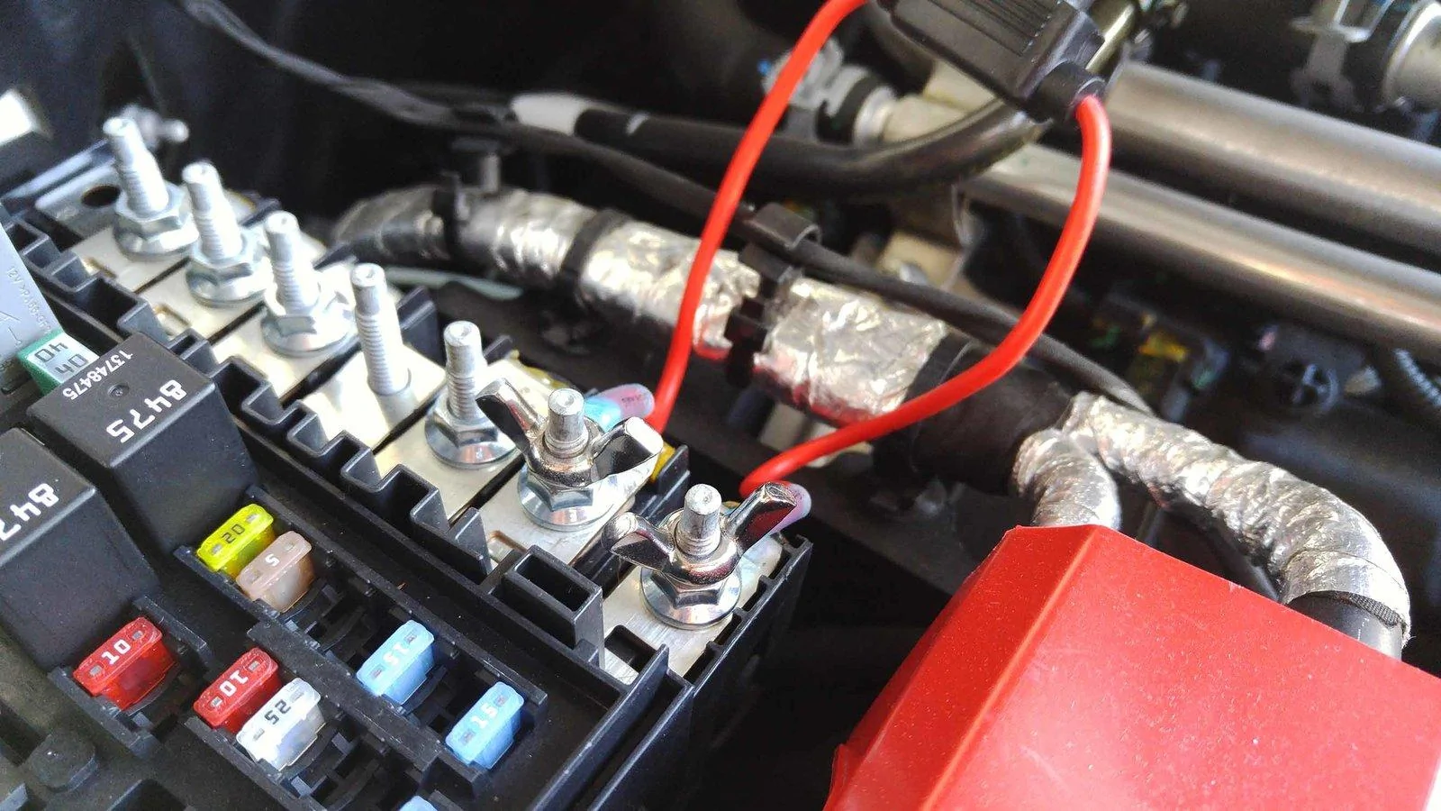 Jeep Wrangler JL Getting Power Distribution Center Cover Back On bypass wingnuts