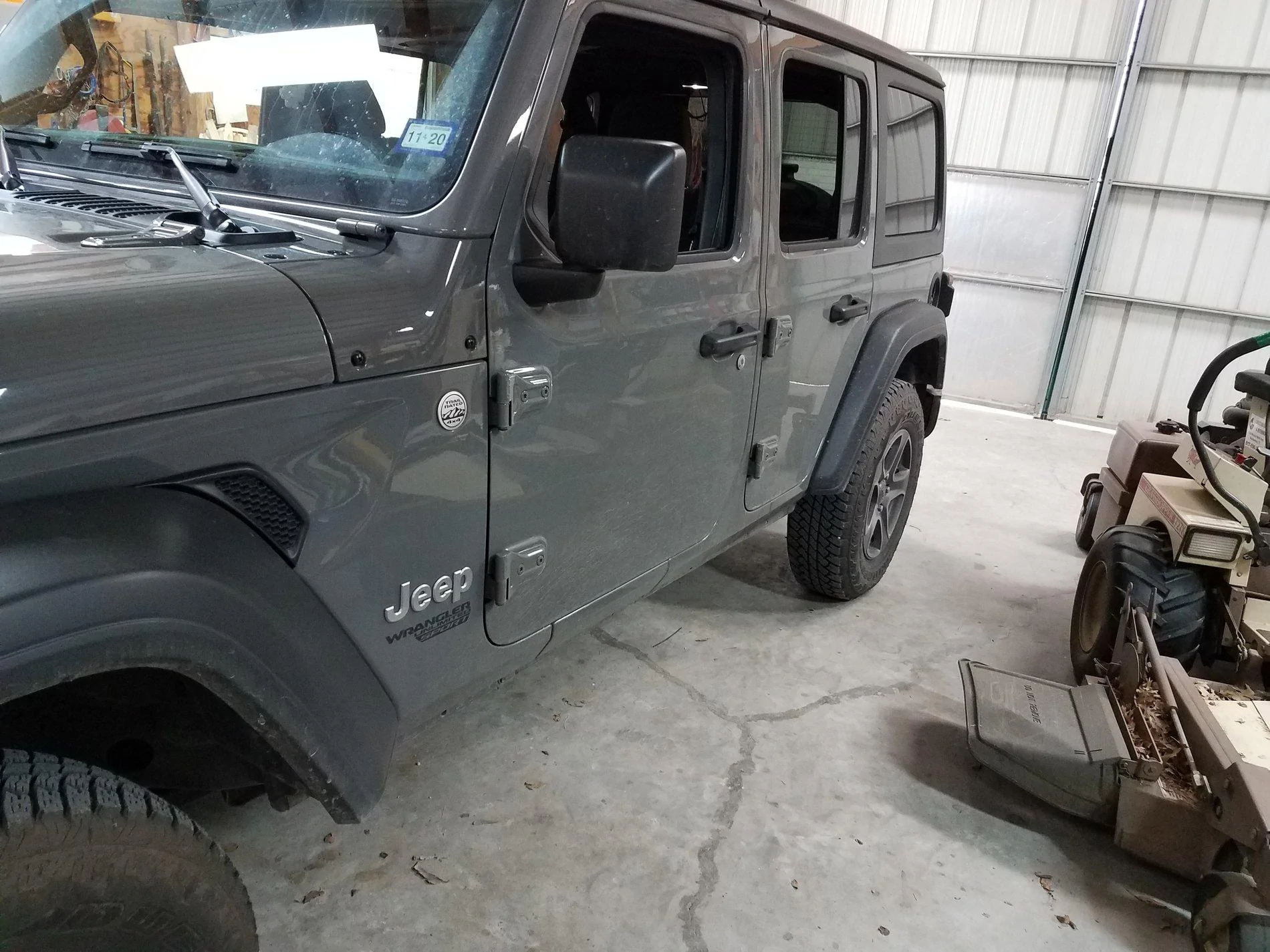 Jeep Wrangler JL FS Roam Steps Used LIKE NEW and Passenger Side Step NEW 20190113_140010
