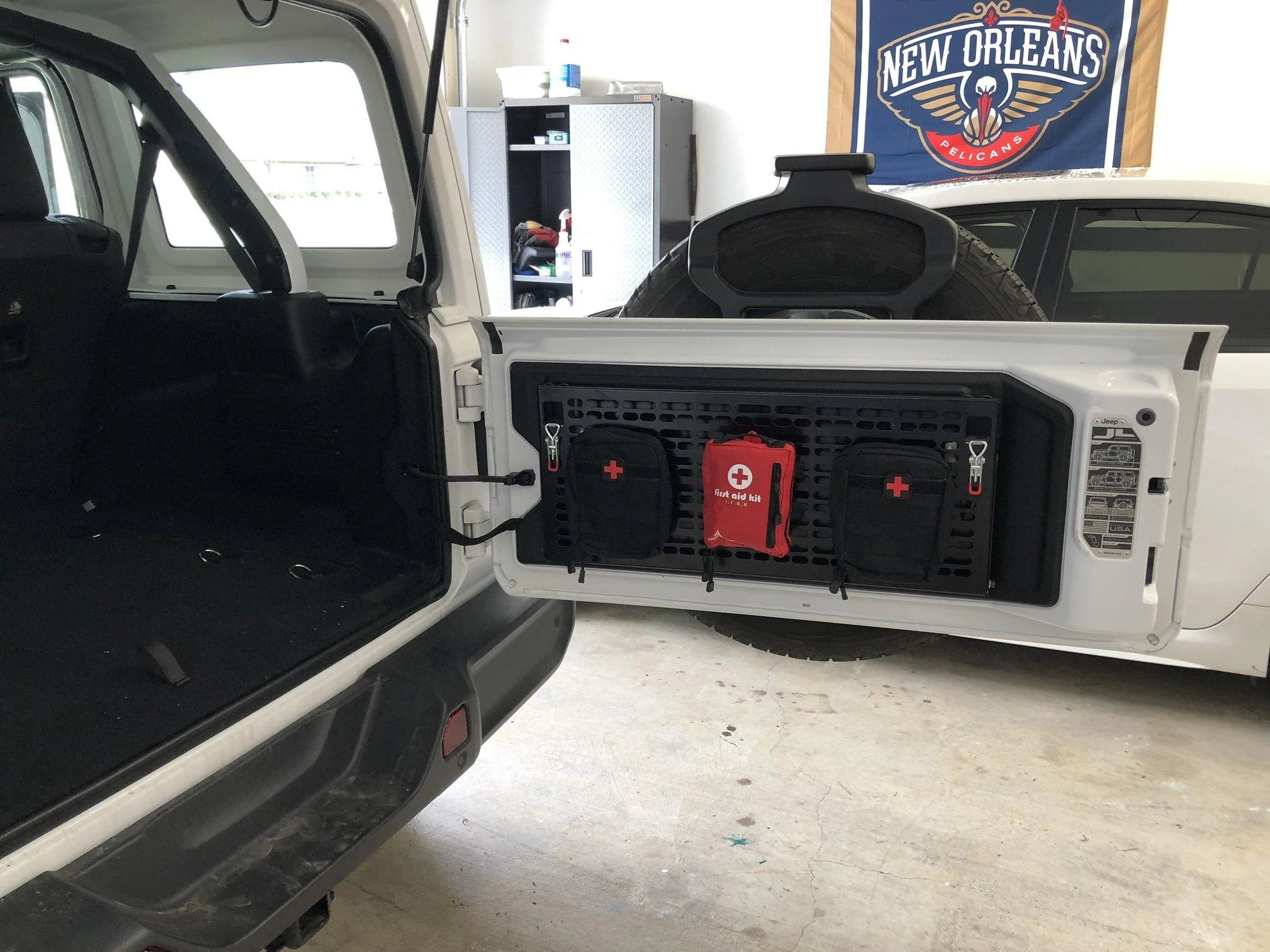 Jeep Wrangler JL Tailgate Table 970C5F11-34E2-4B2C-A993-5CF4038D5366