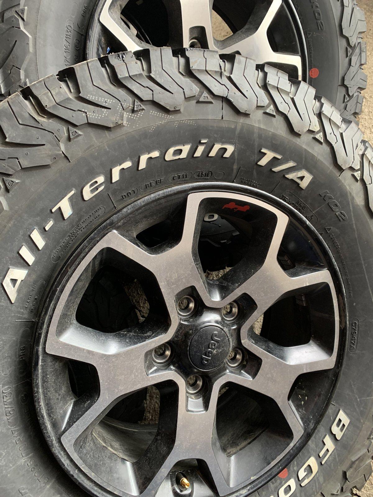Jeep Wrangler JL Rubicon wheels and tires C5E56DFF-F1AD-42AC-A354-71E6F397A8B5