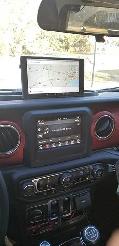 Jeep Wrangler JL Video Playback on Screen 33345556878_3527aefe58