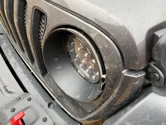 Jeep Wrangler JL Headlight Housing Problem for 2018 JLU IMG_0655
