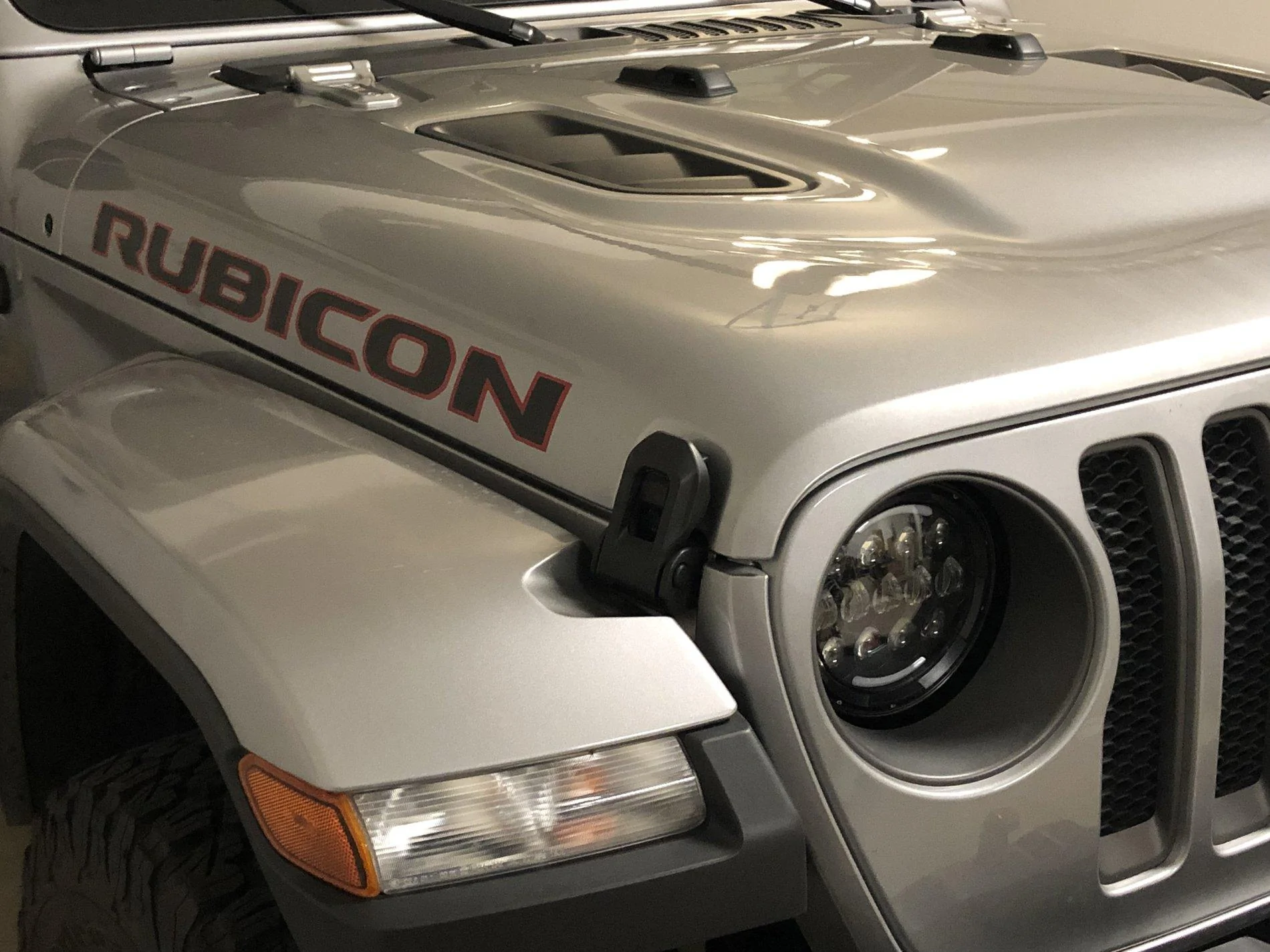 Jeep Wrangler JL Headlight Housing Problem for 2018 JLU 79D8E6CC-9934-4809-A7E1-02950367B208