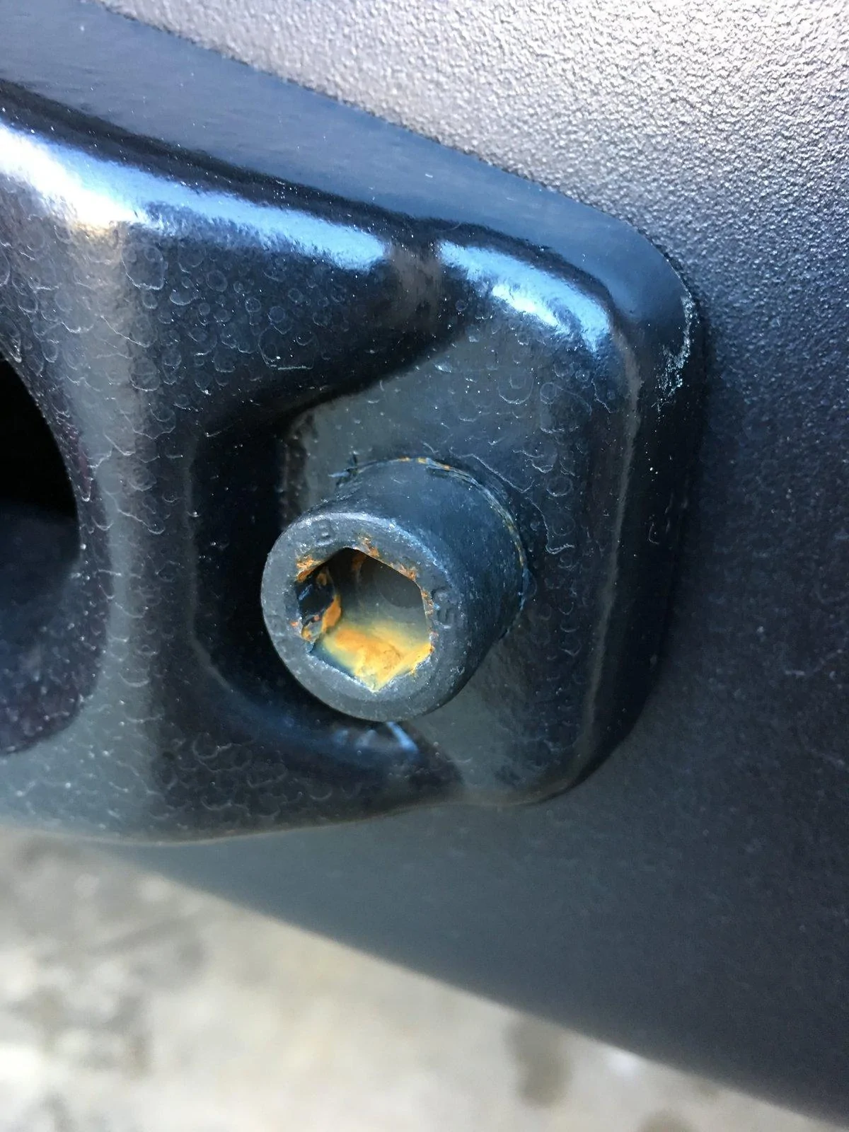 Jeep Wrangler JL WARN Fairlead Bolts rusting IMG_3326