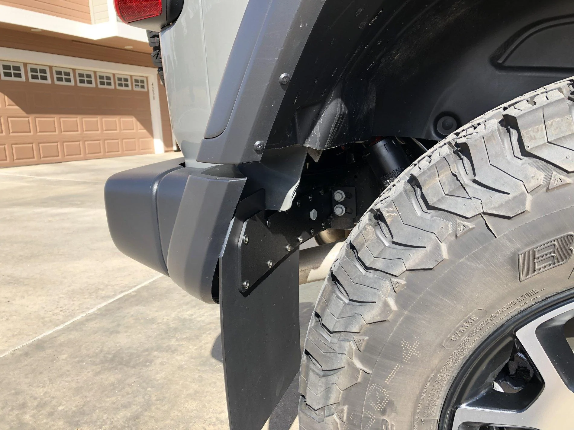Jeep Wrangler JL Mudflaps and Rubicon Flares? AAAF6693-BE25-439B-8B4A-720C78914087