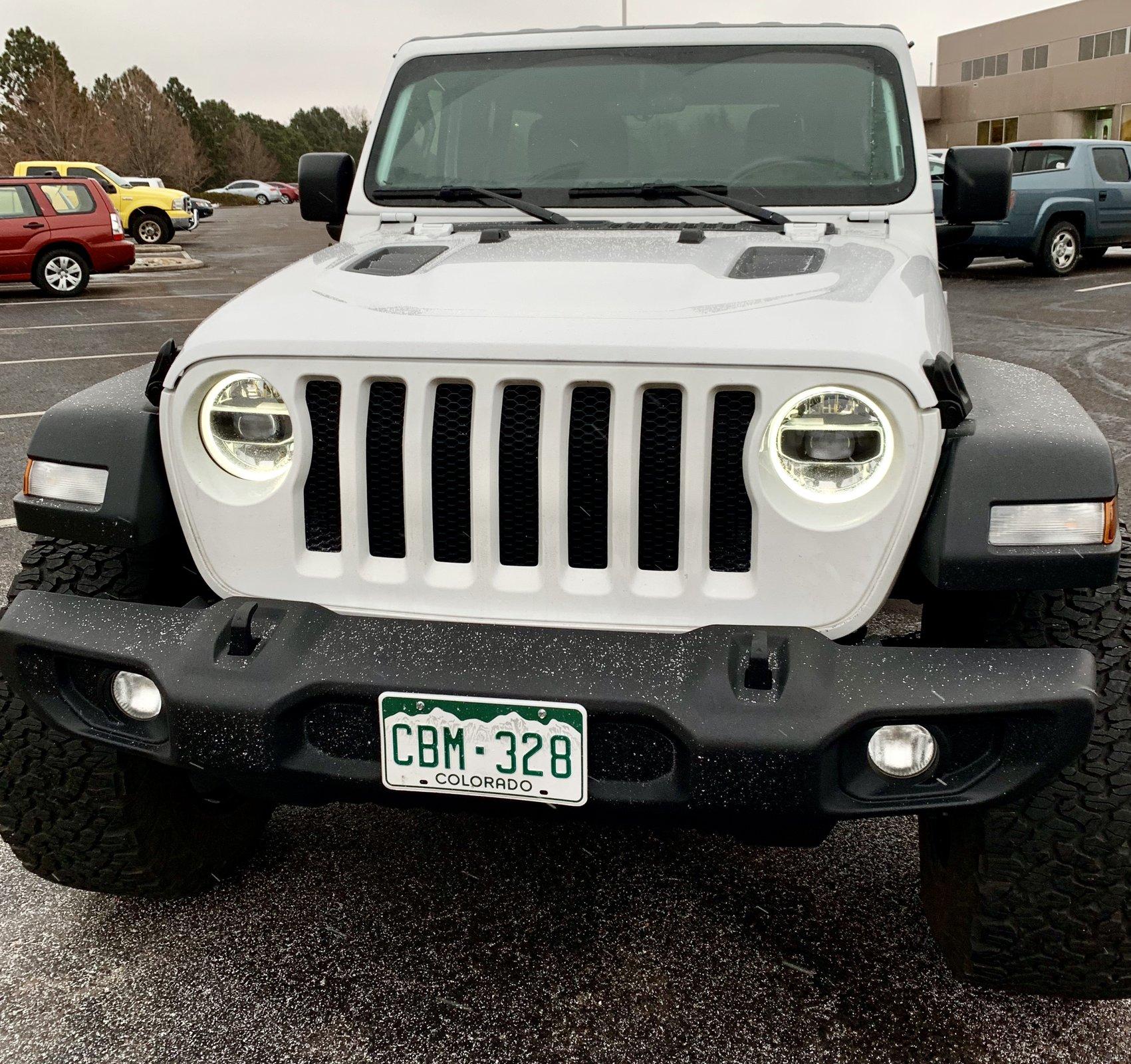 Jeep Wrangler JL OEM LED headlights 89C452A4-AC83-4062-98F7-00E29727E66D