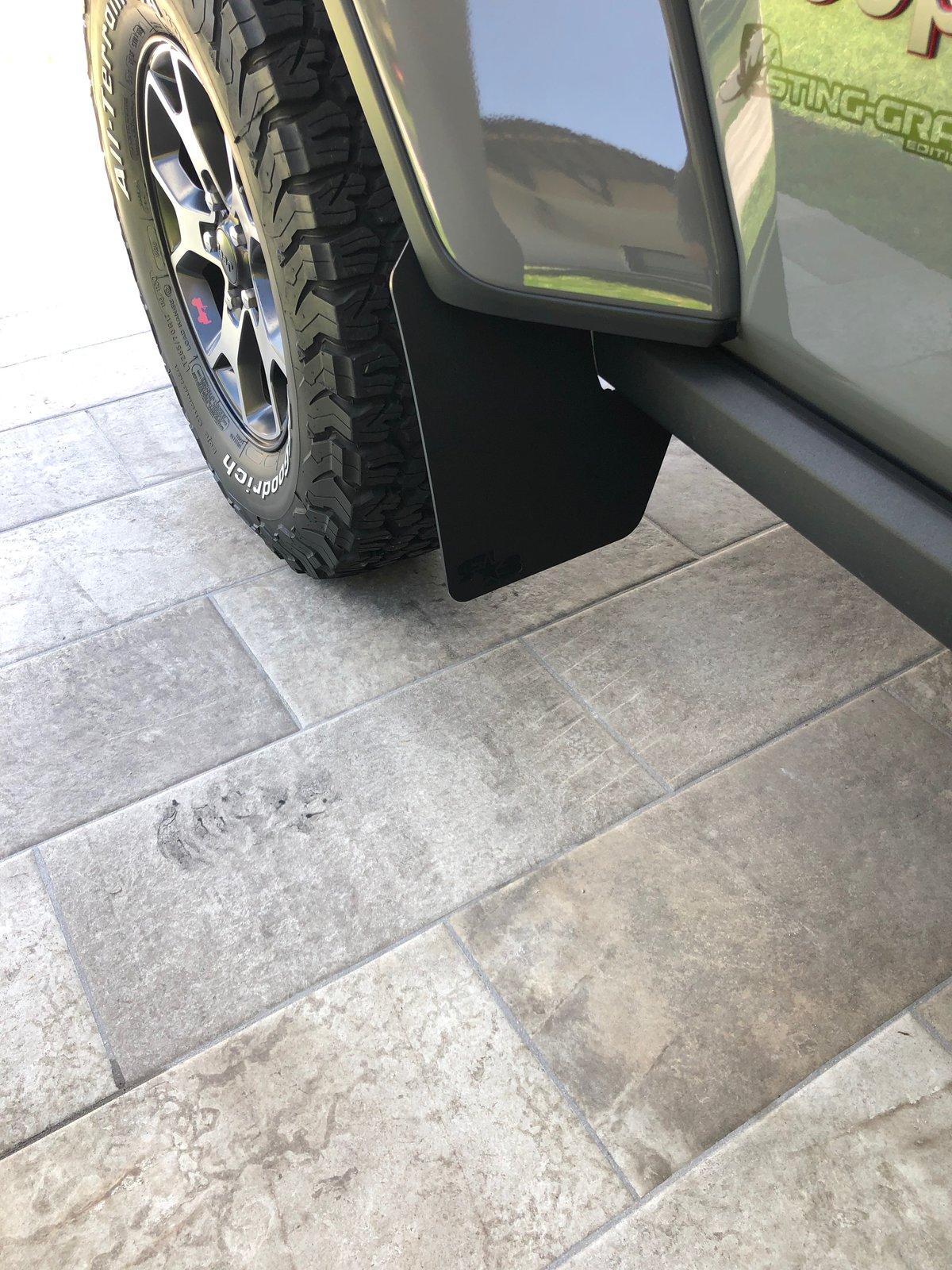 Jeep Wrangler JL Mudflaps and Rubicon Flares? IMG_1206