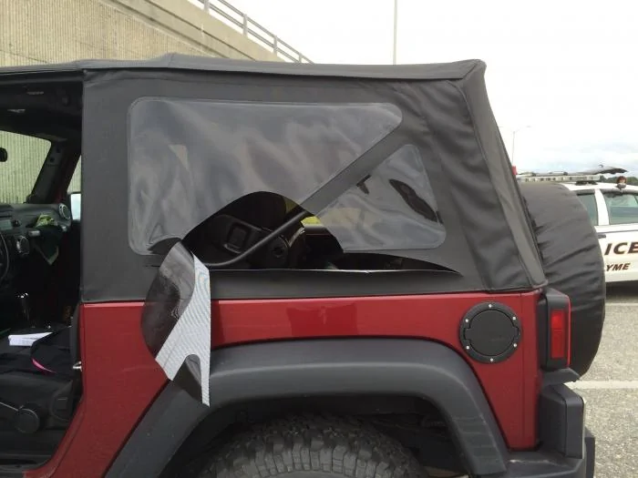 Jeep Wrangler JL Should this be a factory option? windowslashed