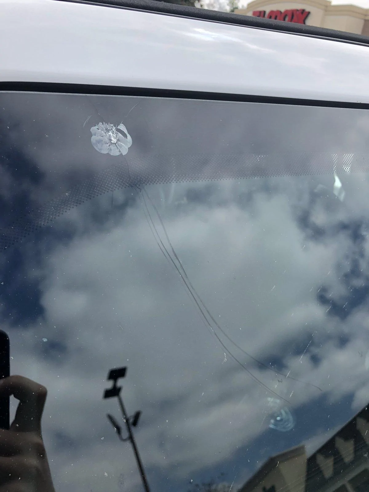 Jeep Wrangler JL Cracked Windshield Club E18DAA34-BE9E-4E4B-949A-FDAF189E459F