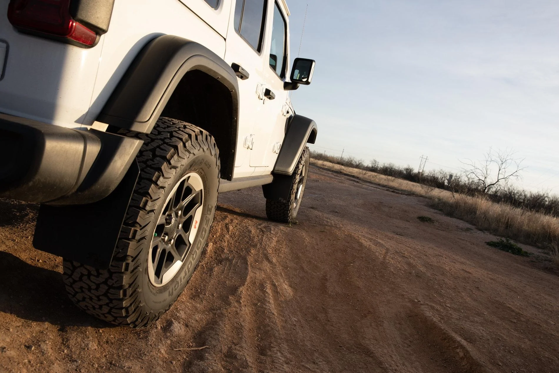 Jeep Wrangler JL Mudflaps and Rubicon Flares? 5V1A1097