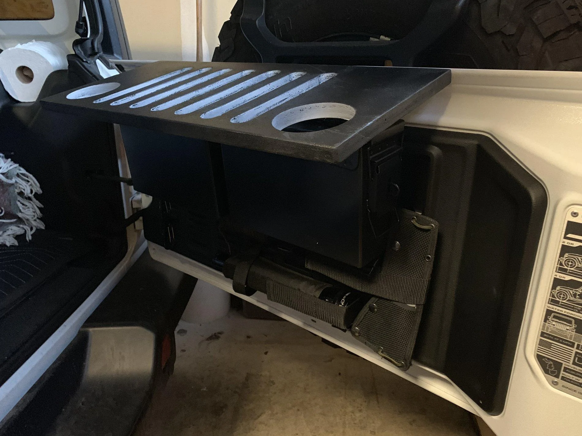 Jeep Wrangler JL DIY Ammo Can Taillgate Storage. 9524A17E-2C6B-4AD9-B224-23542BE58312