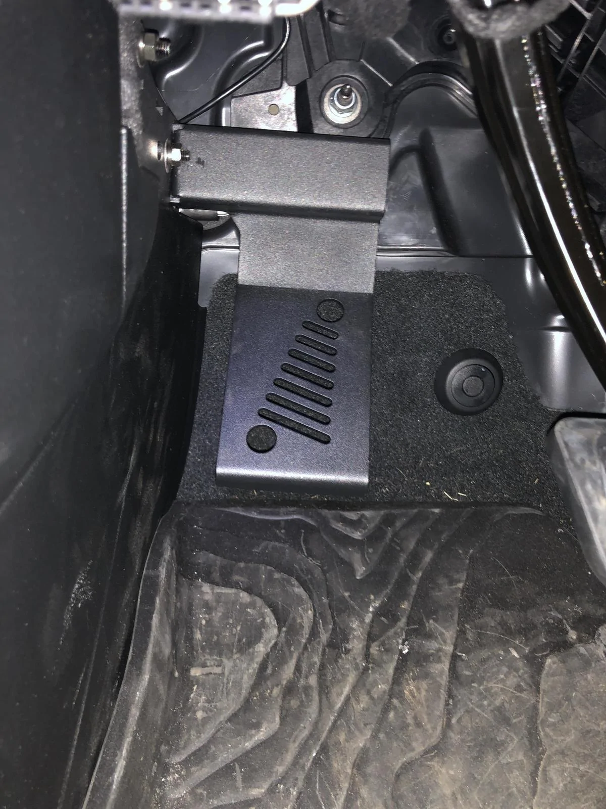 Jeep Wrangler JL Another dead pedal option. . . 53QM9yC