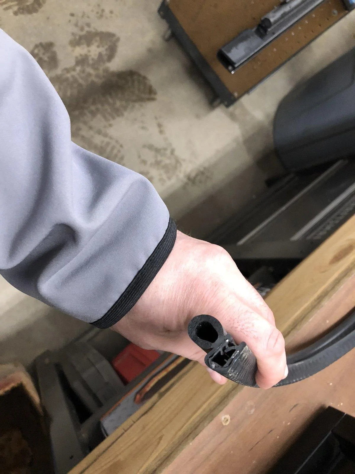 Jeep Wrangler JL Sailcloth (Black Diamond) Trektop Installed trekseal2