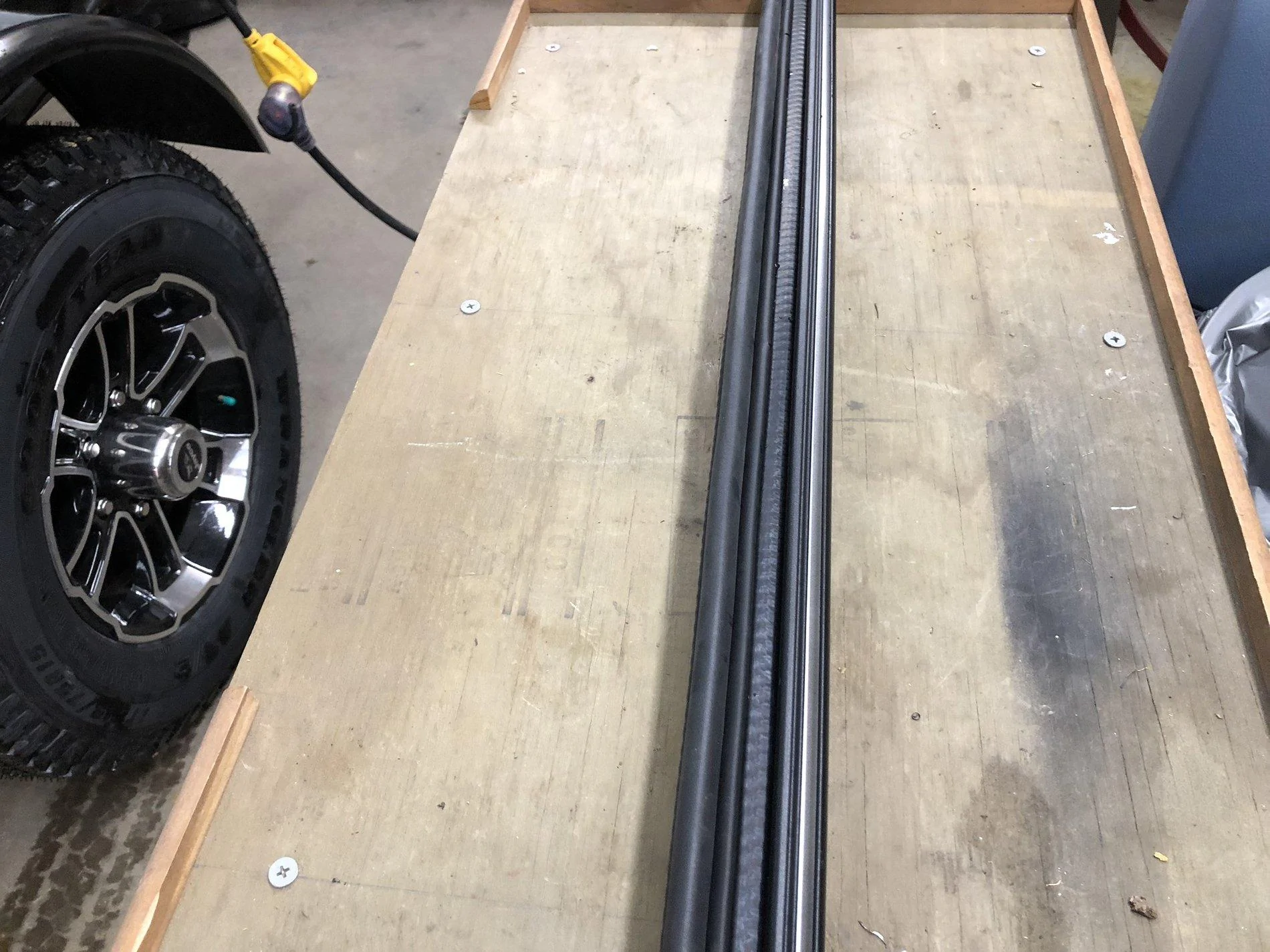 Jeep Wrangler JL Sailcloth (Black Diamond) Trektop Installed trekseal4