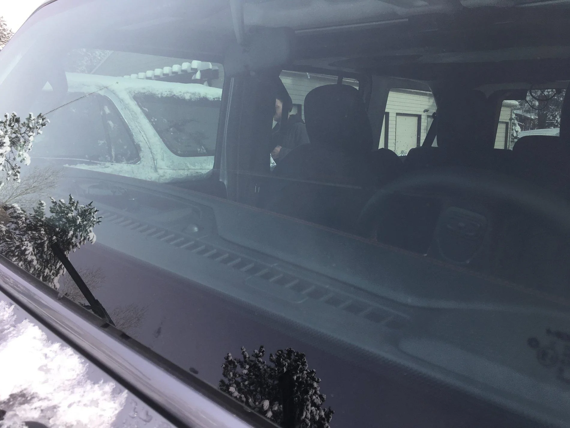 Jeep Wrangler JL Cracked Windshield Club IMG_1555