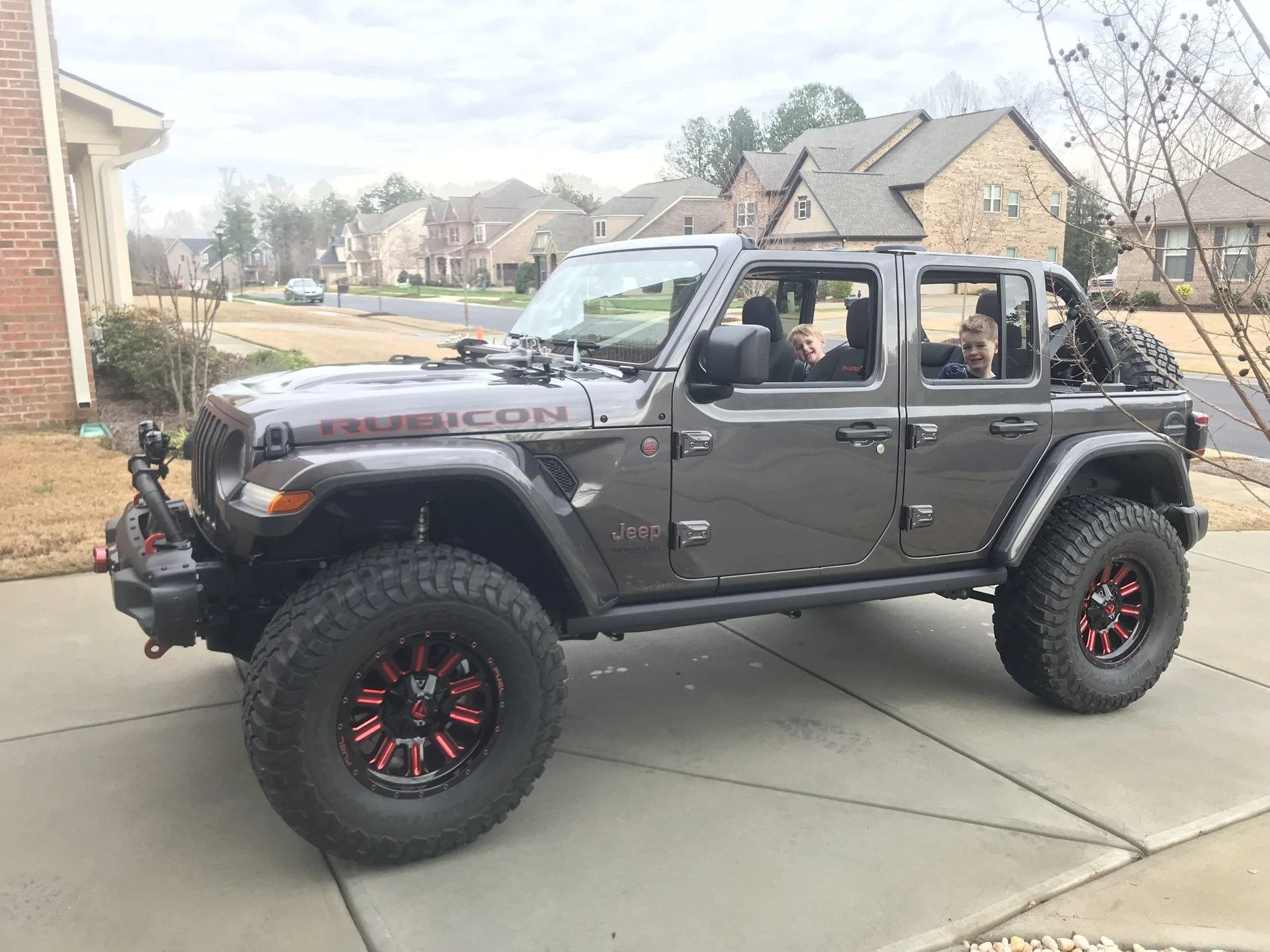 Jeep Wrangler JL Can't Decide, UGH!  Help Please 2AA8C276-BFC0-4923-B71B-4C97082E63D1