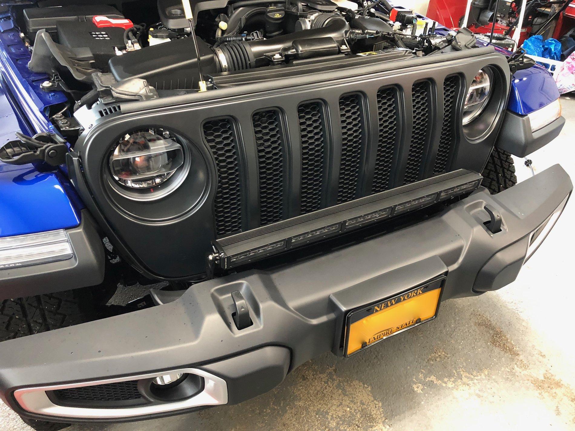 Jeep Wrangler JL Diode Dynamics: light bar on plastic bumper IMG_7953