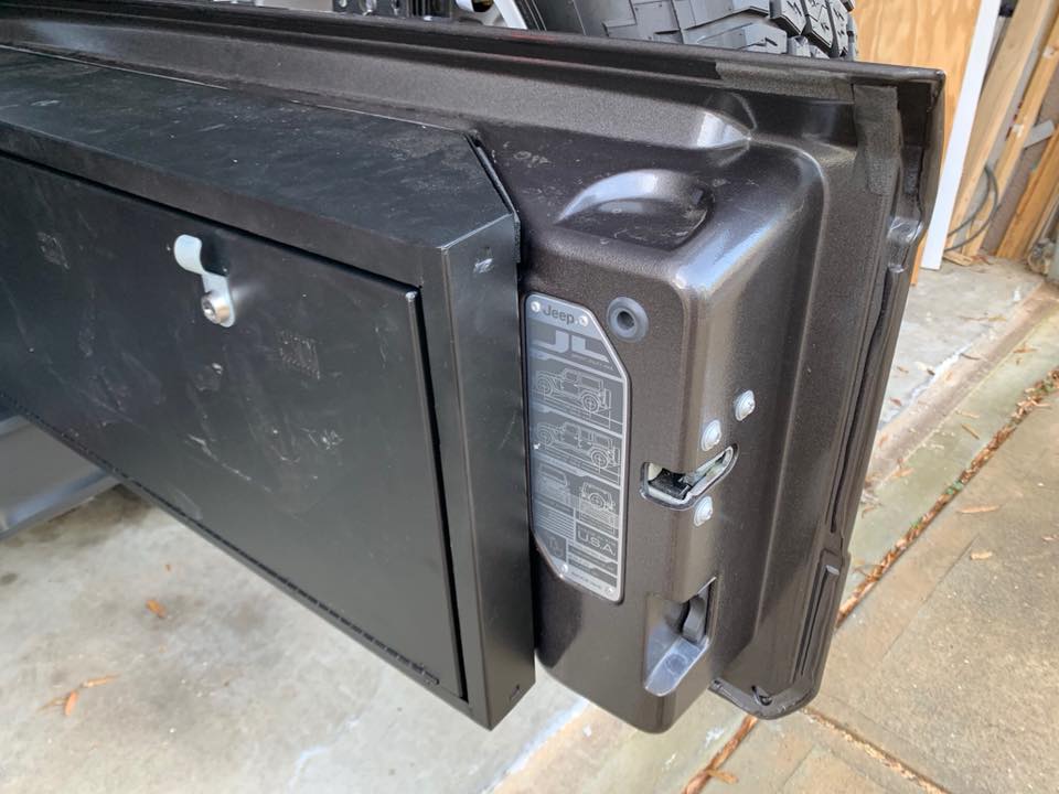 Jeep Wrangler JL Tuffy tailgate lockbox anyone installed on yet? 49245641_10205431912033435_7210608666683113472_n.jpg?_nc_cat=108&_nc_ht=scontent-atl3-1