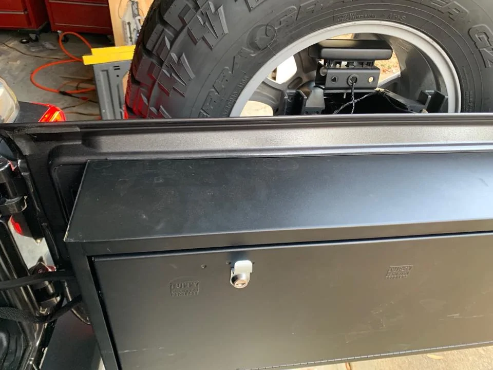Jeep Wrangler JL Tuffy tailgate lockbox anyone installed on yet? 49107911_10205431911833430_4071156198018121728_n.jpg?_nc_cat=104&_nc_ht=scontent-atl3-1