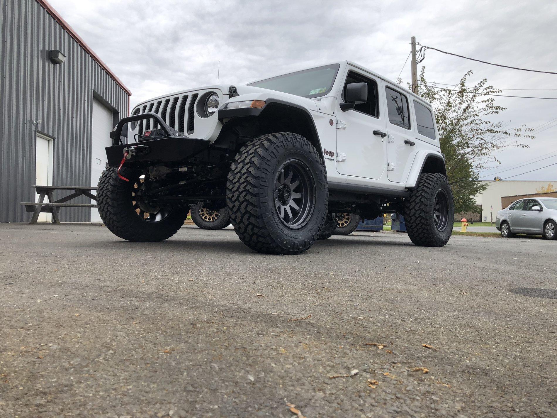 Jeep Wrangler JL Anyone running Daystar 2" with 35's on 20" wheels on JLUR?? Pics?? IMG_0991