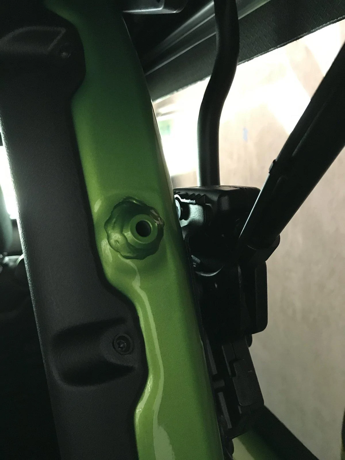 Jeep Wrangler JL Bolt threads on roll-bar idtLkZwPSq+WOd1gDTLCdQ