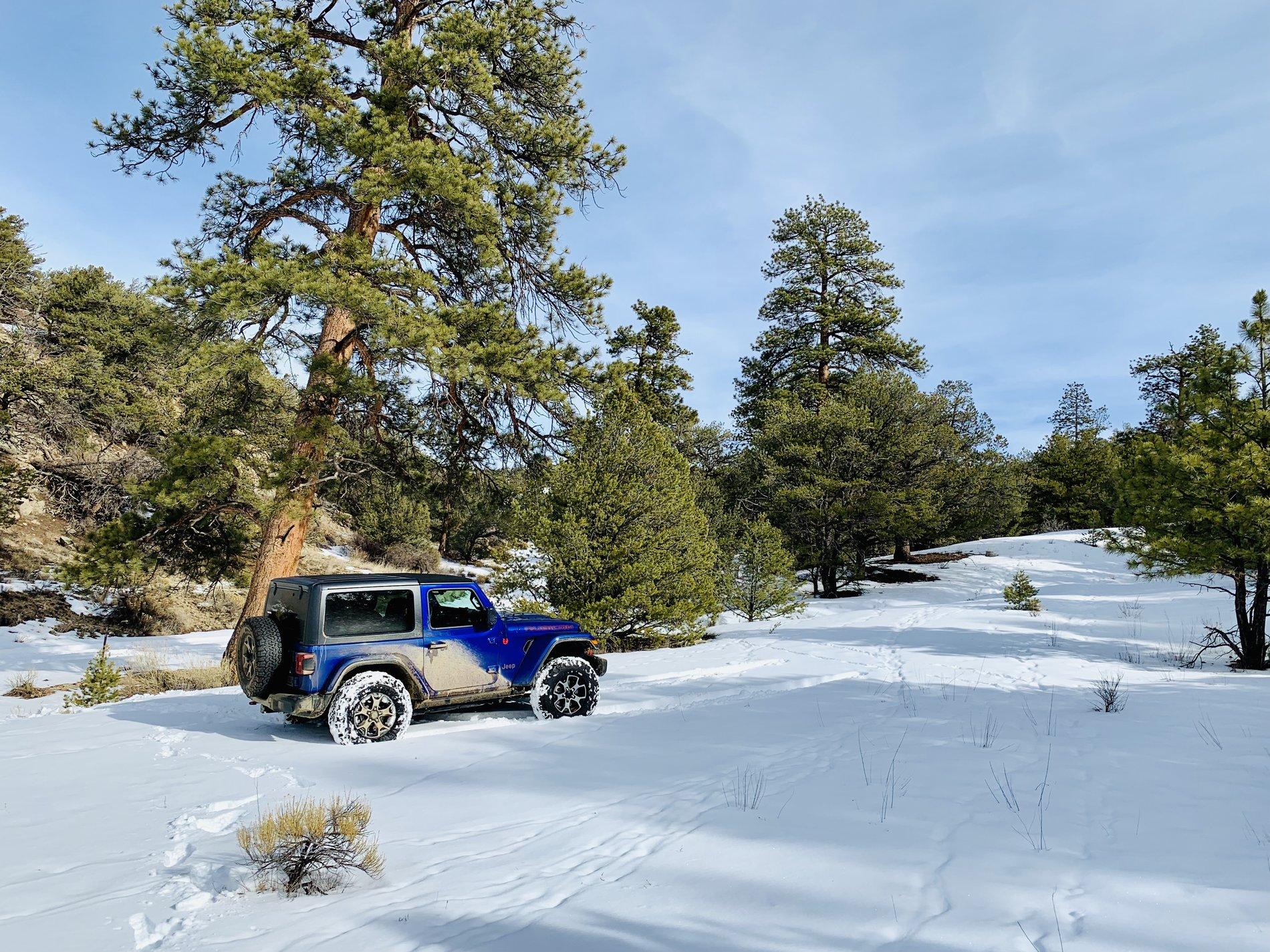 Jeep Wrangler JL 2 Door in Winter EEA50838-4B44-44ED-81F0-DAB17CB44010