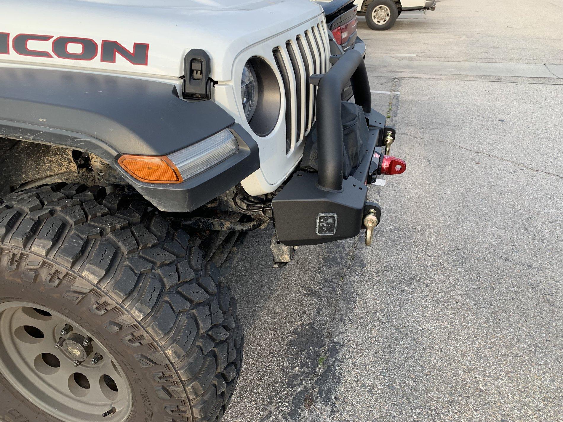Jeep Wrangler JL ARB Stubby and Warn VR-10S 77771273-BC7C-463A-ADE0-6987D94FBFB8