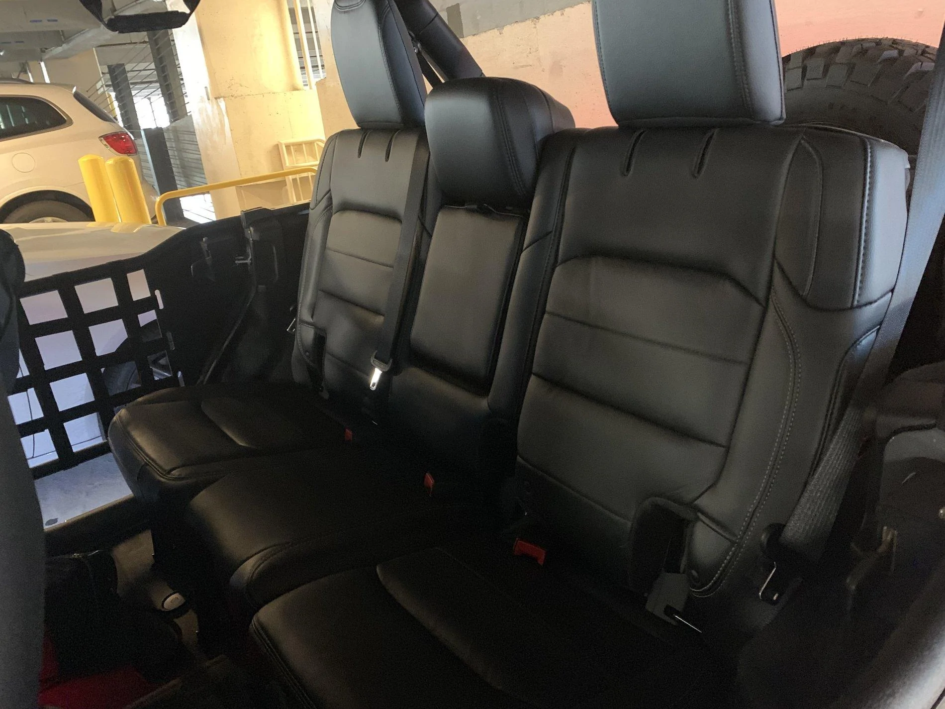Jeep Wrangler JL Leather or Not?????? IMG_1361