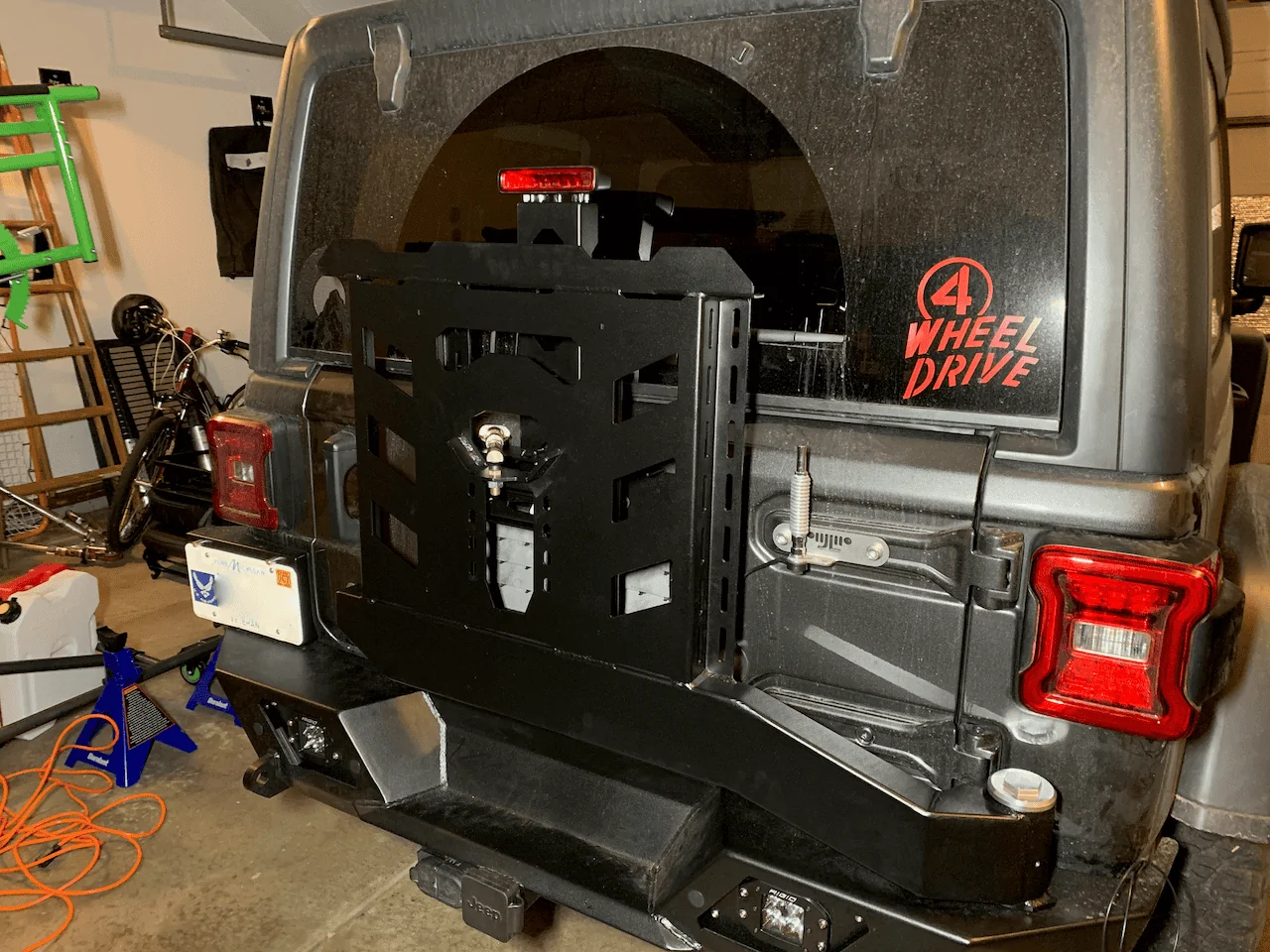 Jeep Wrangler JL LOD Destroyer rear bumper / tire carrier IMG_2204