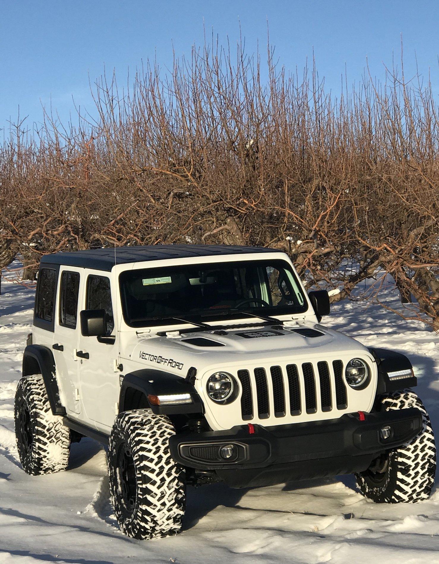 Jeep Wrangler JL Vector Offroad 2018 JLU Bright White Build 11B3236F-82AB-446E-B200-FDAB4221C446