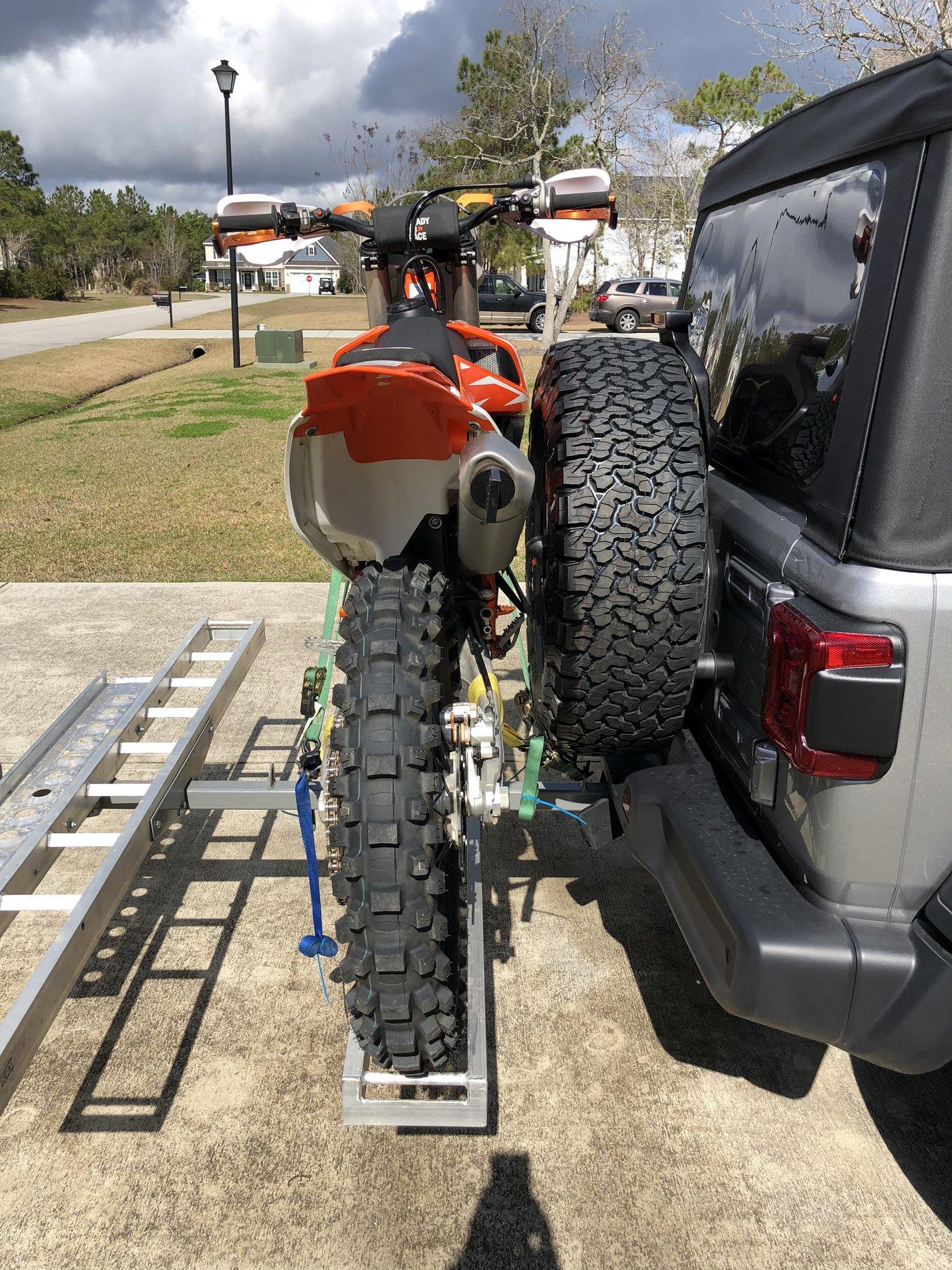 Jeep Wrangler JL Trailer Hitch IMG_5256.JPG