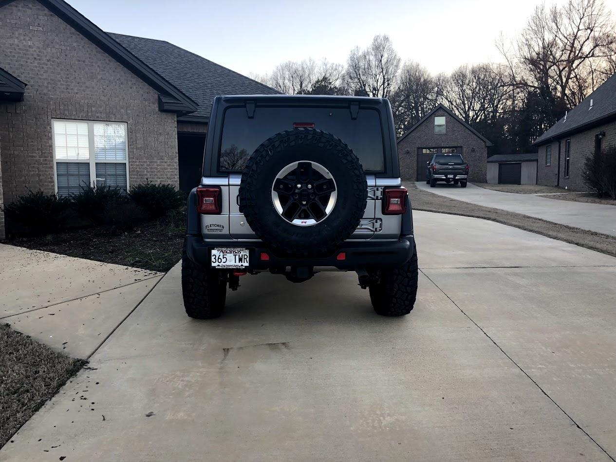 Jeep Wrangler JL Factory Mopar 2" lift and running 37" tires on a Rubicon img_0098-