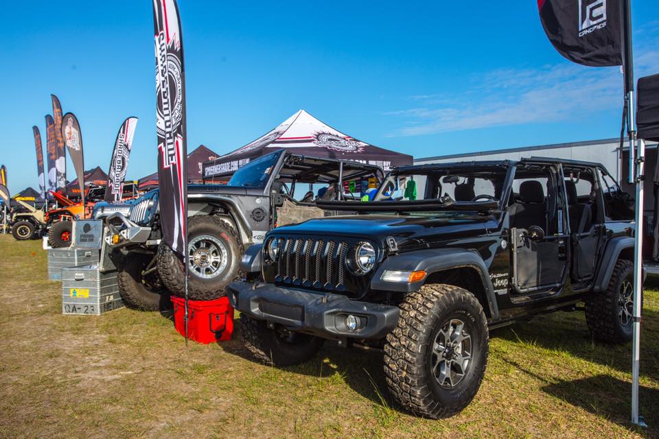 Jeep Wrangler JL 4LOW PHOTO JLU Build 28279766_10215170543807241_651187636574839563_n
