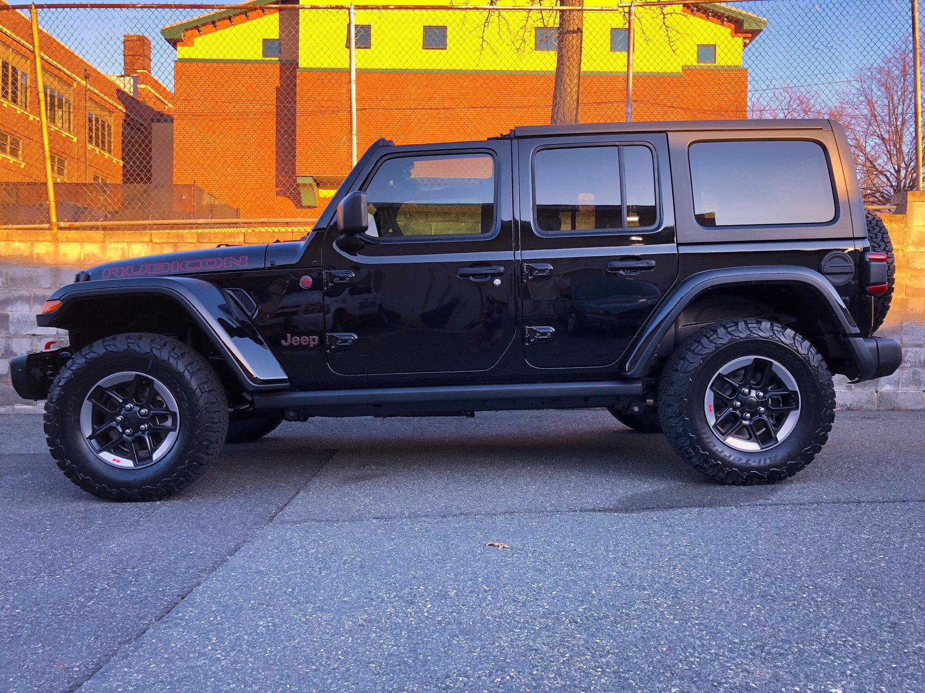 Jeep Wrangler JL BLACK Wrangler JL Club D684824B-C5EB-4F24-927B-AA47081A662B