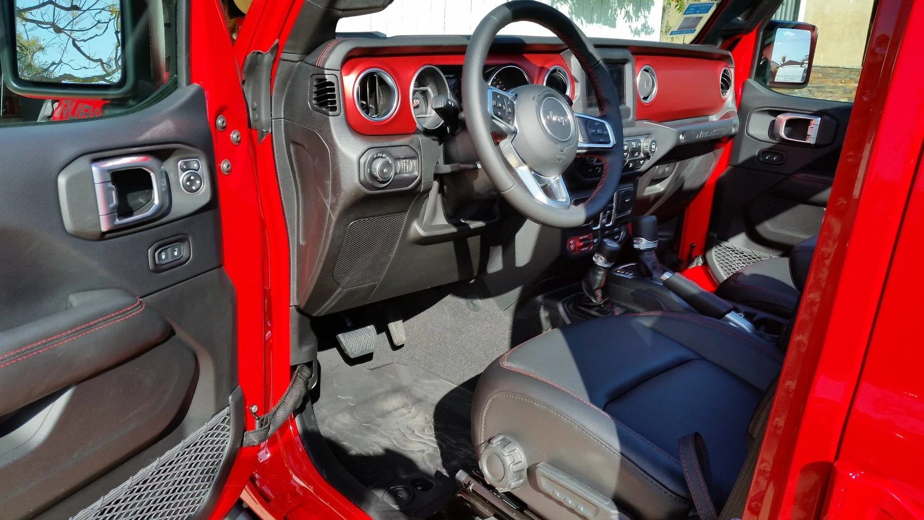 Jeep Wrangler JL MOPAR Jeep floor Mats 20180301_090916[1]