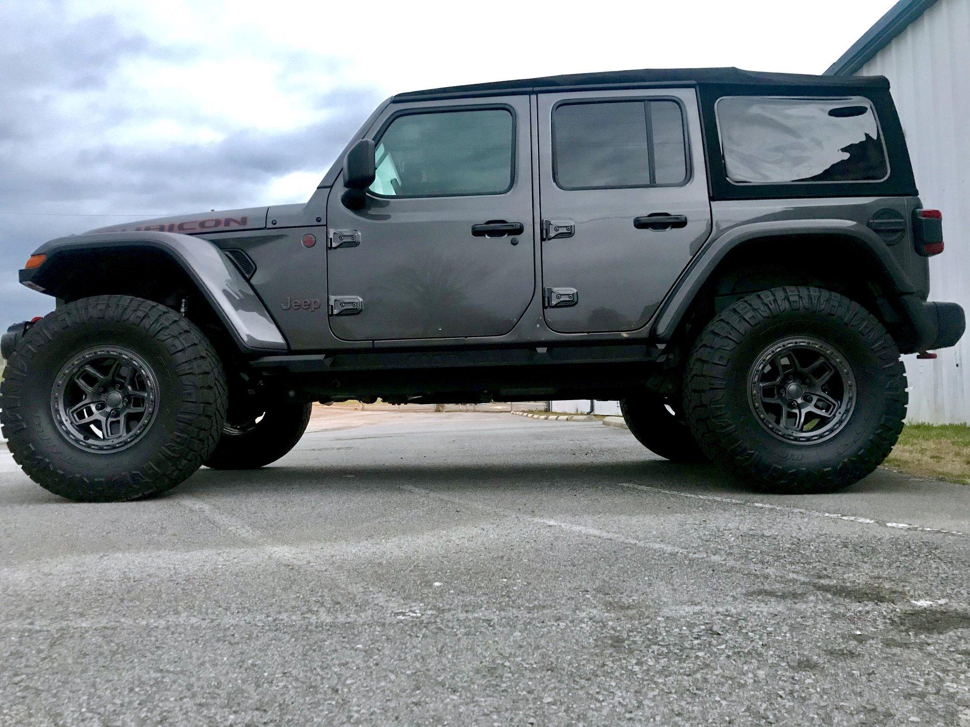 Jeep Wrangler JL Lifted Rubicon step suggestions E61464E1-E96F-4E78-867C-508BBBDE5A98