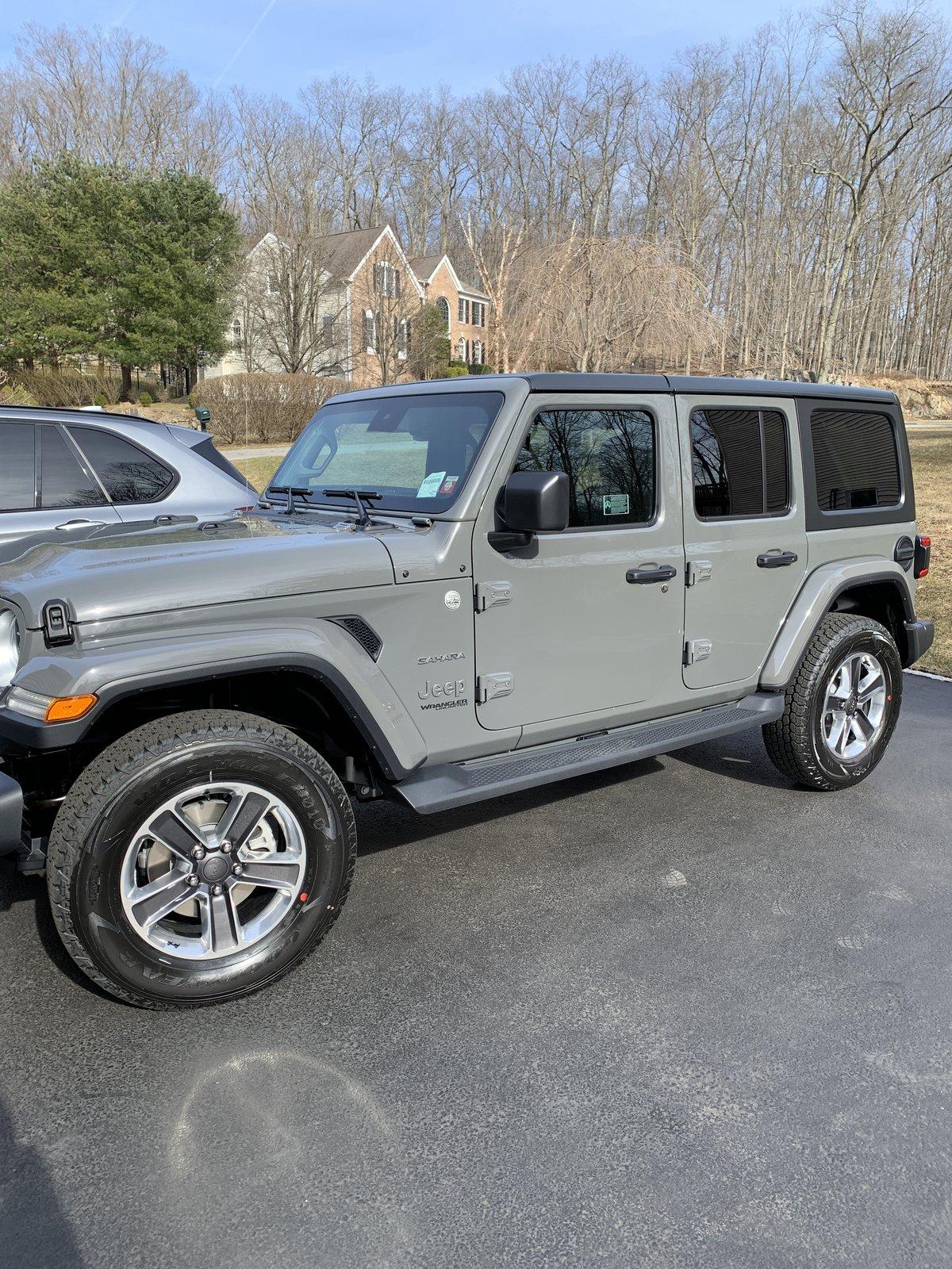 Jeep Wrangler JL Finally, Sting Gray Sahara pick up day 9872B622-C3D3-4068-982F-00757C52F8D9