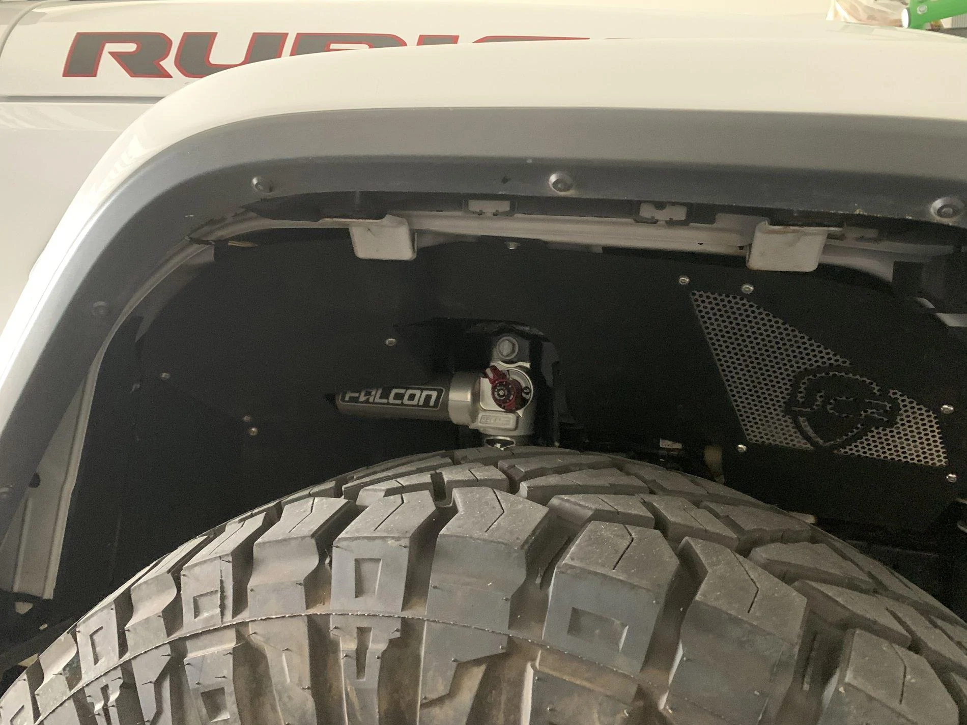 Jeep Wrangler JL Inner fender with Falcons shocks 5797BAC5-691A-4FC9-BFB4-3C83FEE8D152