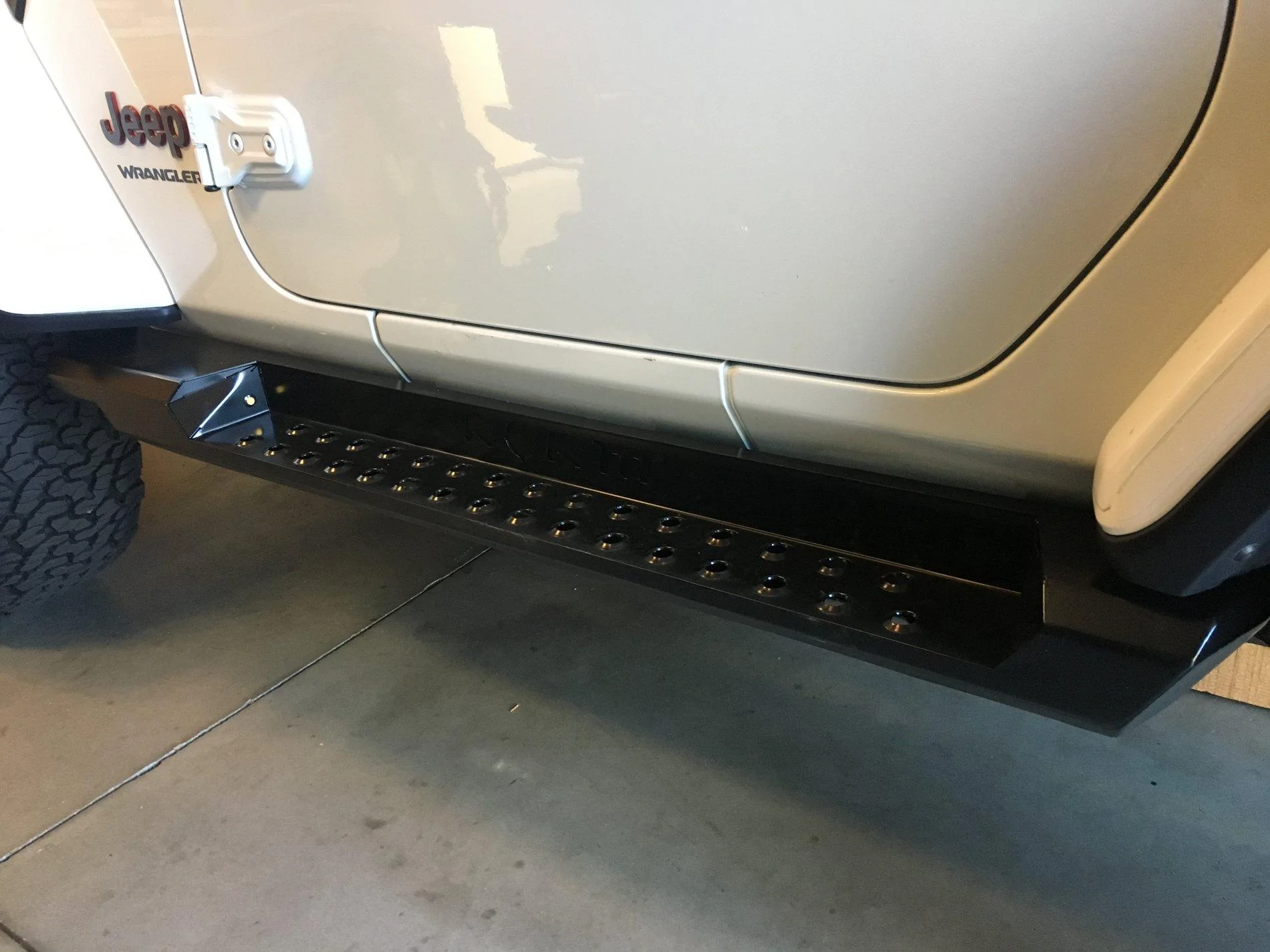 Jeep Wrangler JL Roam 2 door side steps out! 538DF256-5102-4ADB-8305-AAA2A534D55F