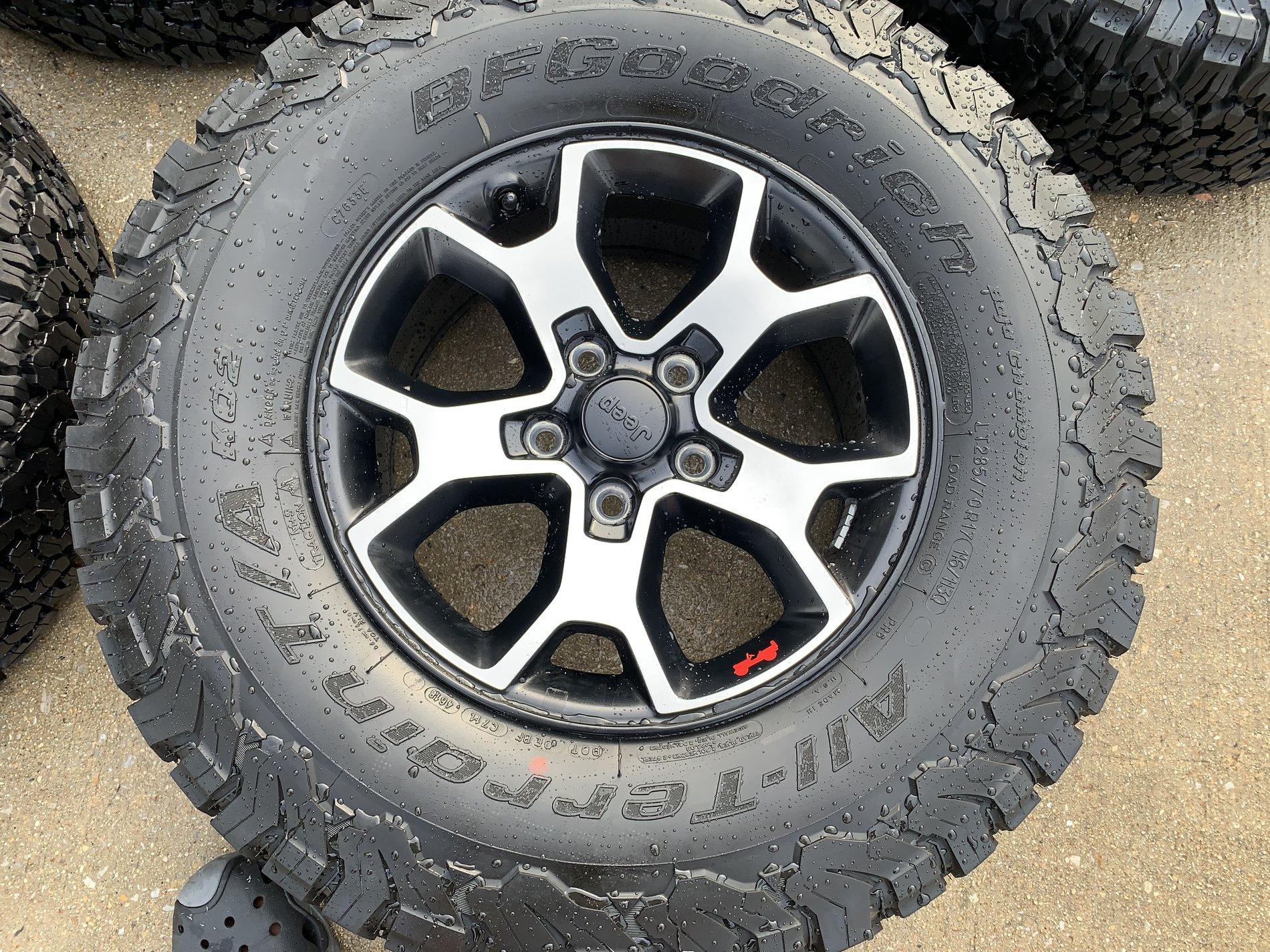 Jeep Wrangler JL 2019 JLUR Wheels 7C02B6A8-4CF1-4C26-915A-CD647C4FB92E