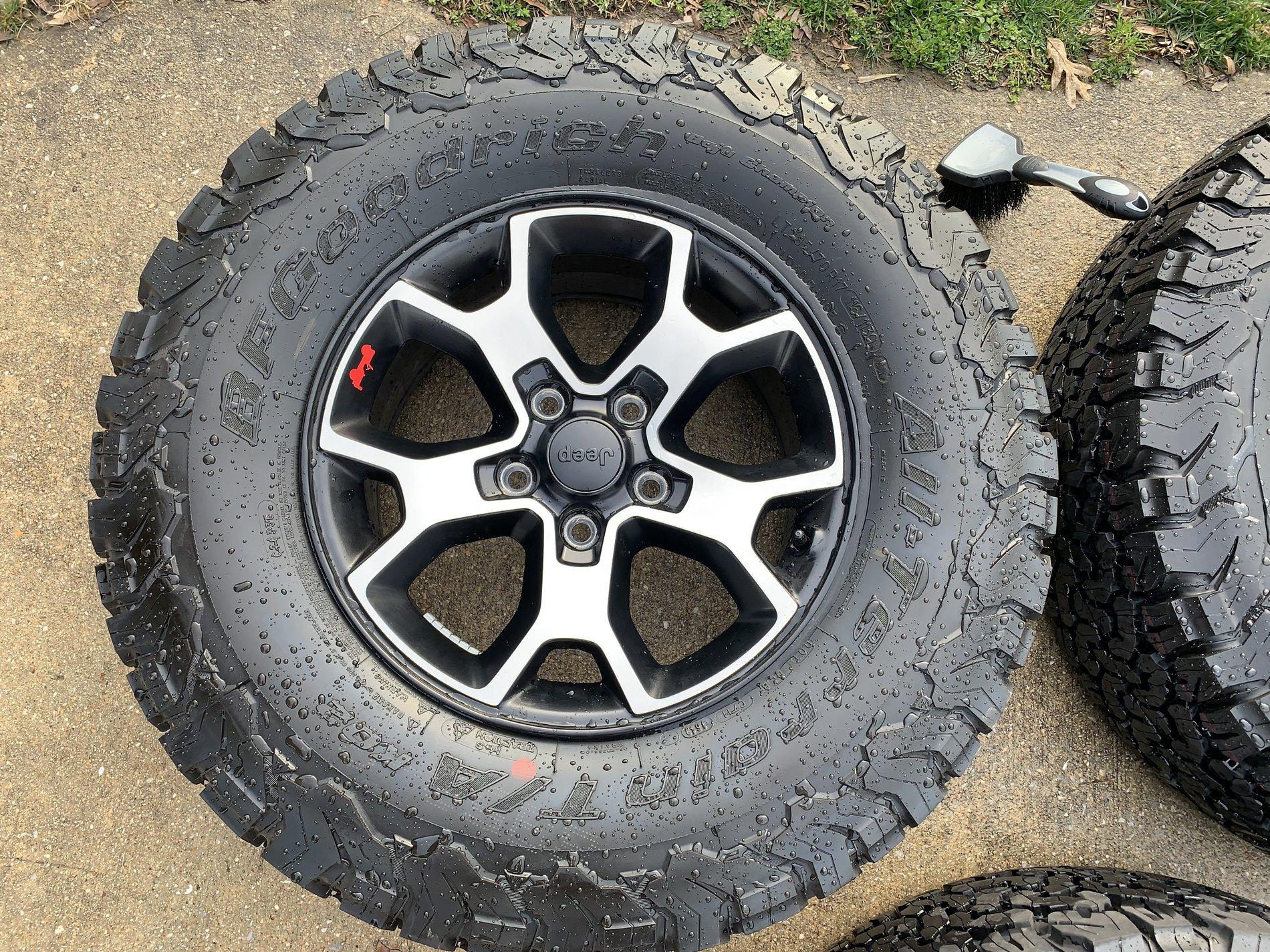 Jeep Wrangler JL 2019 JLUR Wheels A53738E5-D36F-492C-AF19-8BFBF6CBEEEF